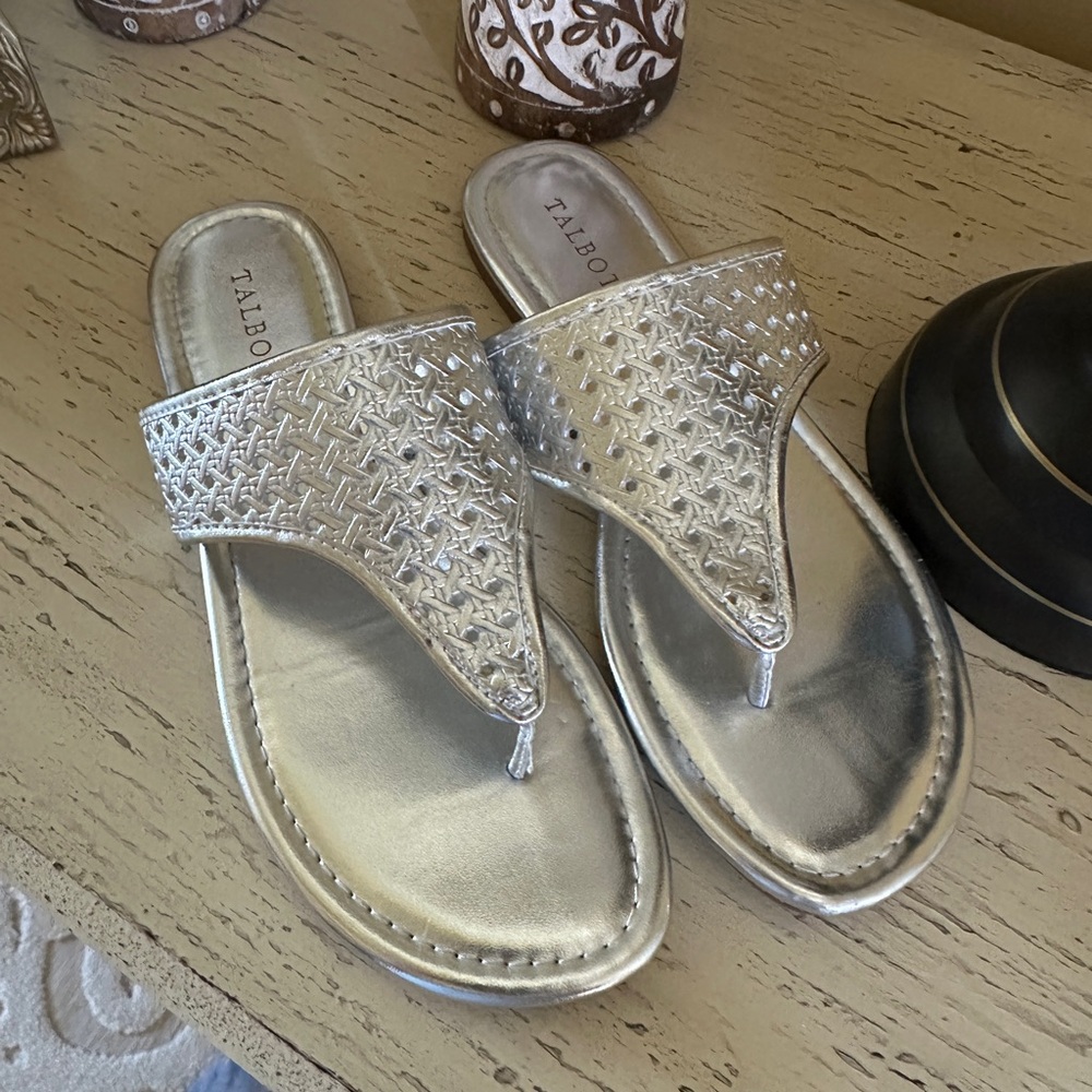 Talbots silver sandals Flip Flops Shoes 8 Classic Preppy Classy Summer